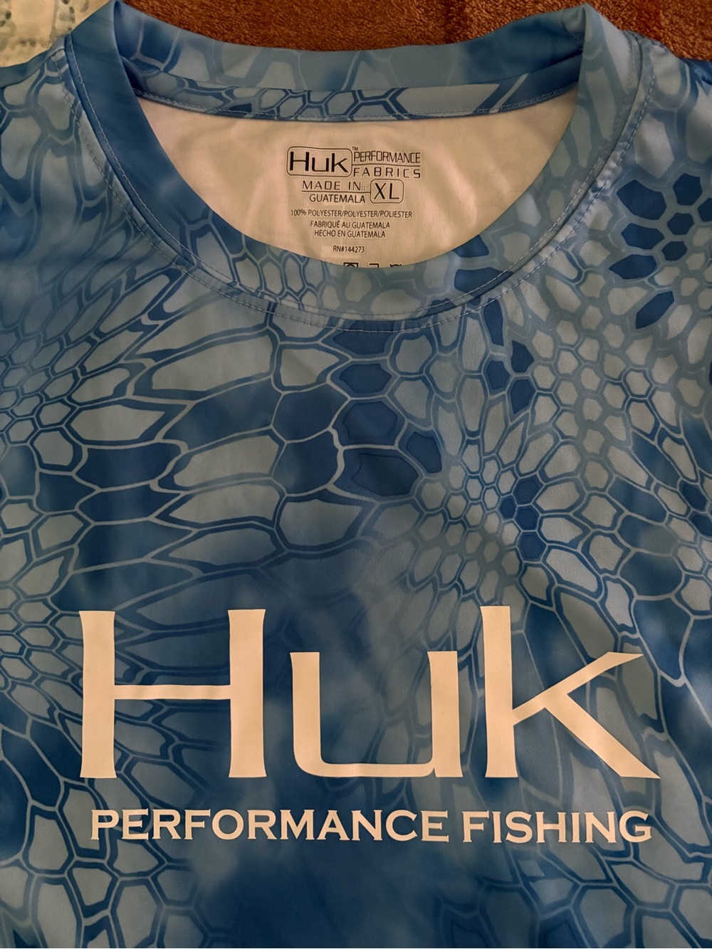 Huk Men’s Performance Fishing Shirt — Blue and White